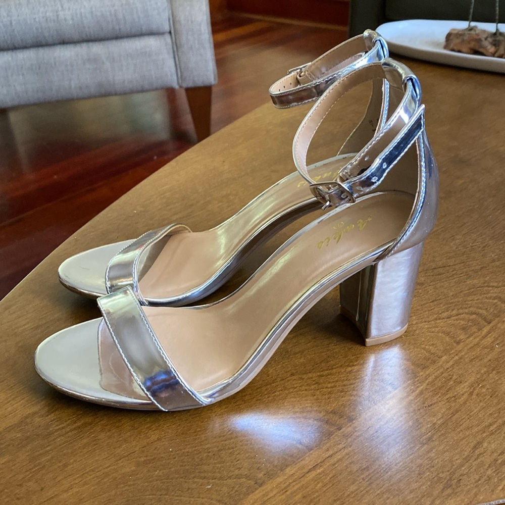 Silver Ankle Strap Heels Ankis Brand Size 7B